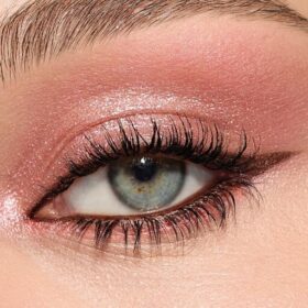 PALETA CHARLOTTE Z TRENDOWYMI KOSMETYKAMI DO POKAZANIA OCZU PINK LOVE