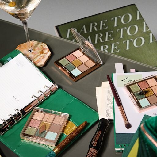 PALETA CHARLOTTE Z TRENDOWYMI PRODUKTAMI DO MAKIJAŻU OCZU EMERALD EFFECT