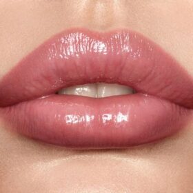Pillow Talk LUSCIOUS LIP SLICK – MAGICZNE OKAZJE