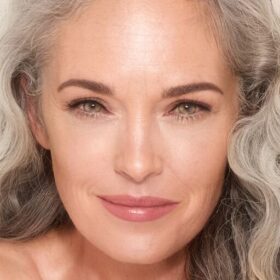 UNREAL SKIN SHEER GLOW TINT NAWILŻAJĄCY PODKŁAD W SZTIFCIE 2 FAIR