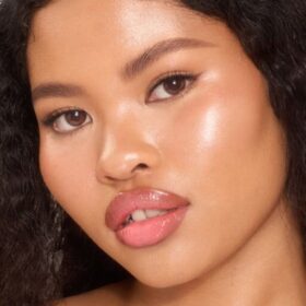 UNREAL SKIN SHEER GLOW TINT NAWILŻAJĄCY PODKŁAD W SZTYFCIE 8 MEDIUM