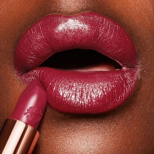 WKŁAD DO POMADKI Hot Lips 2 W ODCIENIU AMAZING AMAL
