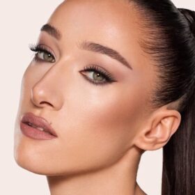 ZESTAW DO MAKIJAŻU SUPER NUDES LOOK