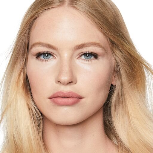 ZESTAW PUDRU I PĘDZLI DO SKÓRY „FLAWLESS FINISH”